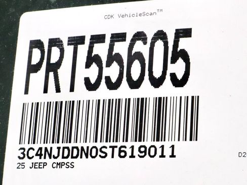 Used 2025 Jeep Compass Trailhawk AWD/4WD image 32