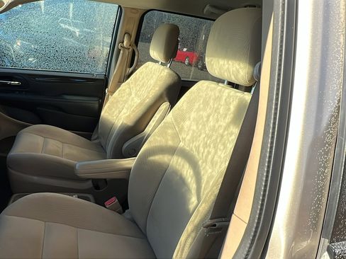 Used 2016 Dodge Grand Caravan SE w/ Quick Order Package 29E SE image 17