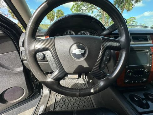 Used 2013 Chevrolet Tahoe LTZ image 40