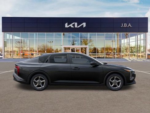 New 2026 Kia K4 FWD image 7