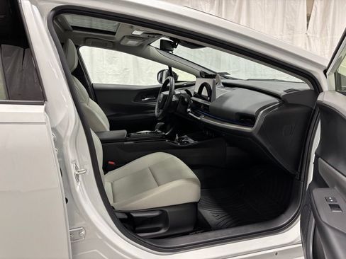 Used 2024 Toyota Prius Limited w/ Limited Premium Package FWD image 59