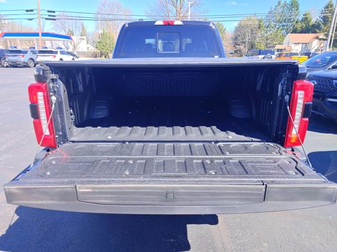 Used 2025 Ford F350 Lariat w/ Lariat Ultimate Package AWD/4WD image 6