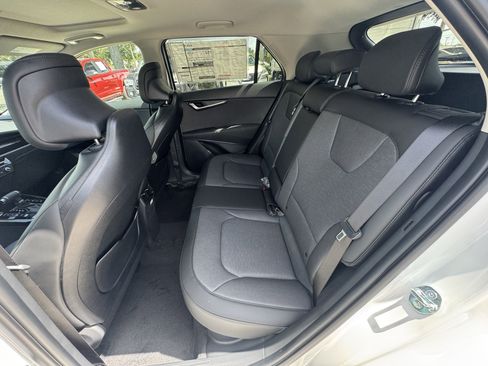 New 2025 Kia Niro SX image 17