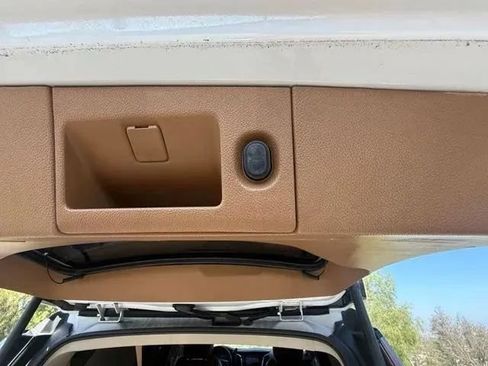 Used 2016 Cadillac Escalade Platinum AWD/4WD image 36