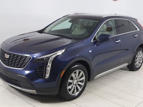 Used 2020 Cadillac XT4 Premium Luxury w/ Cold Weather Package FWD image 23