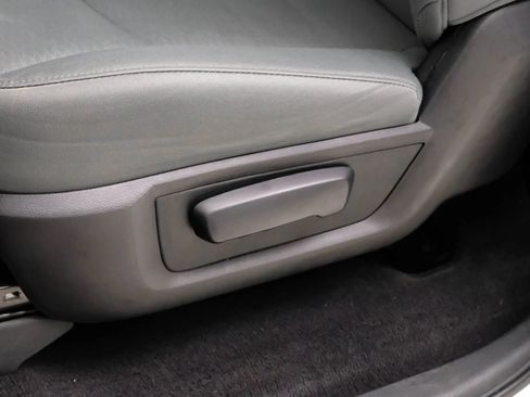 Used 2017 RAM 1500 Express RWD image 26