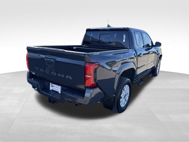 Used 2024 Toyota Tacoma SR5 w/ SR5 Upgrade Package AWD/4WD image 5