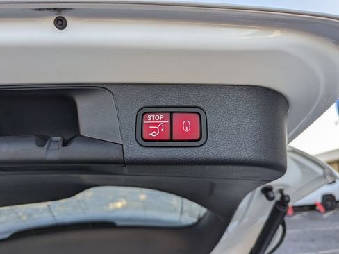 Used 2023 Mercedes-Benz GLB 250 4MATIC image 47
