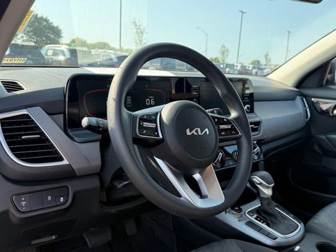 Used 2024 Kia Seltos LX AWD/4WD image 10