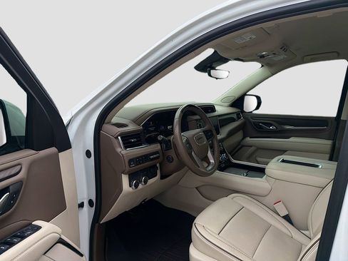 Used 2024 GMC Yukon XL Denali w/ Advanced Technology Package RWD image 26