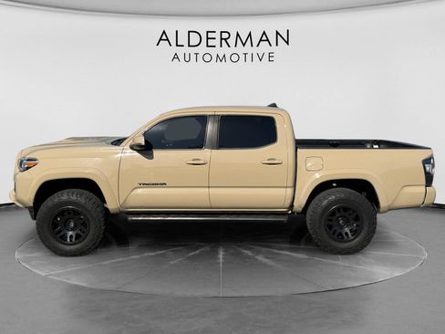 Used 2020 Toyota Tacoma TRD Sport image 2