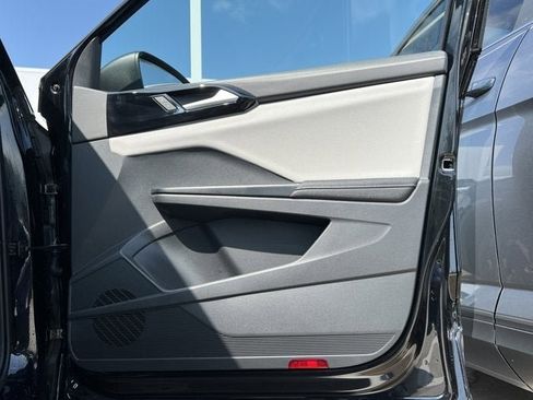 New 2025 Volkswagen Taos S image 25