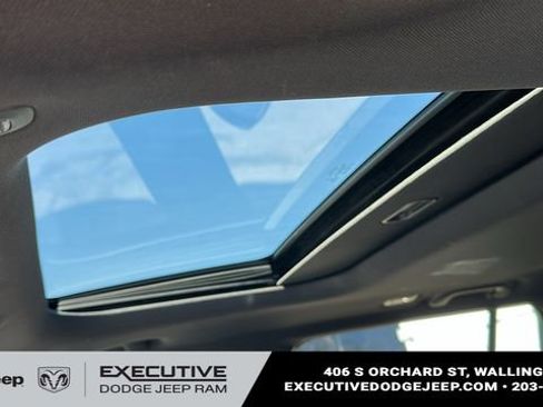 Used 2023 Jeep Grand Cherokee Altitude image 11