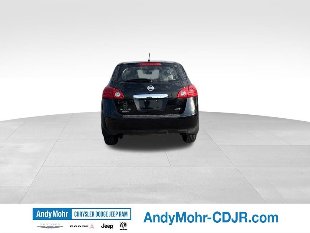 Used 2014 Nissan Rogue S AWD/4WD image 6