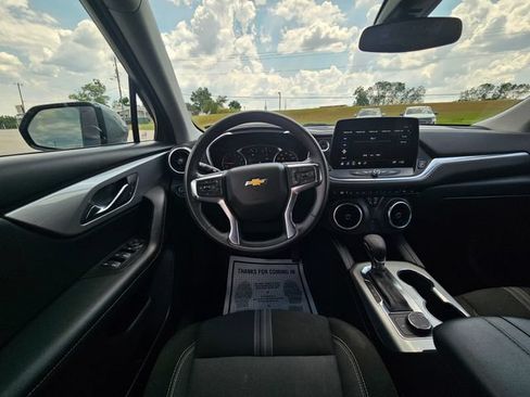 Used 2025 Chevrolet Blazer LT AWD/4WD image 13