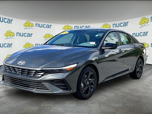 Used 2026 Hyundai Elantra Sport image 3