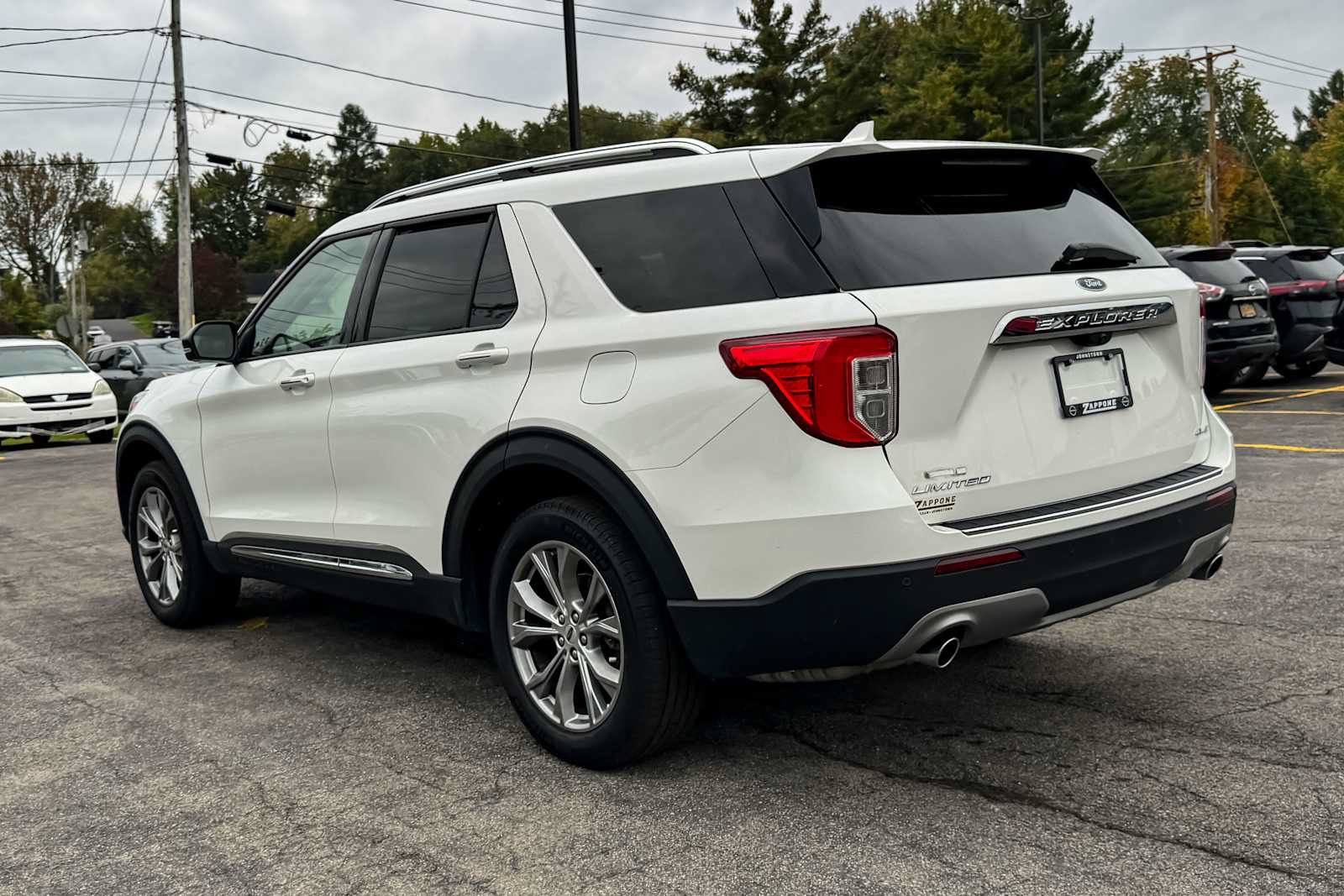 Used 2022 Ford Explorer Limited w/ Equipment Group 301A AWD/4WD image 5