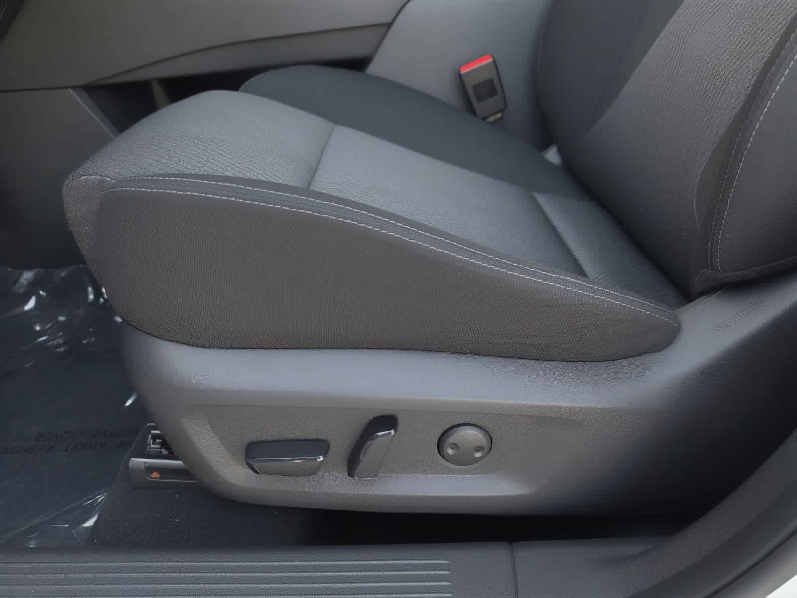 Used 2025 Nissan Rogue SV AWD/4WD image 28