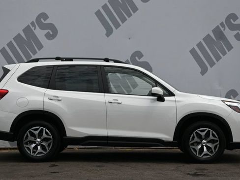 Used 2021 Subaru Forester Premium AWD/4WD image 4