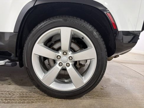 Used 2024 Land Rover Defender 110 X-Dynamic SE image 30