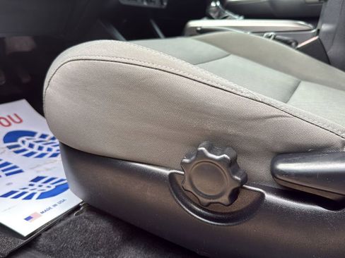 Used 2020 Toyota Tacoma SR5 w/ SR5 Appearance Package (SM) RWD image 10