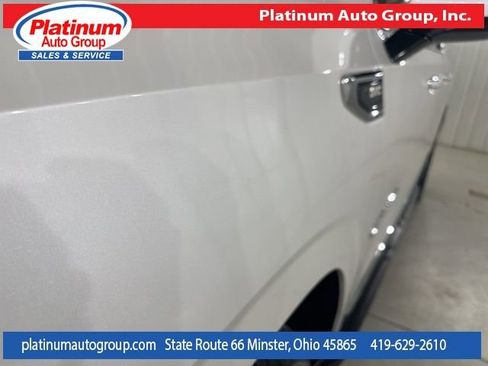Used 2023 GMC Yukon XL SLT image 37