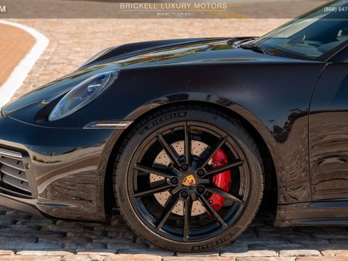 Used 2021 Porsche 911 Carrera 4S w/ Sport Package image 47