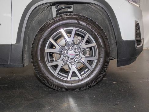 Used 2023 GMC Acadia SLT AWD/4WD image 7