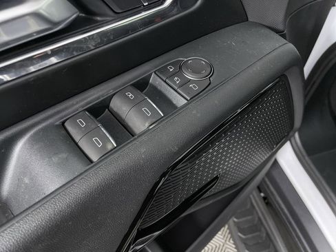 New 2025 Chevrolet Silverado EV LT image 24