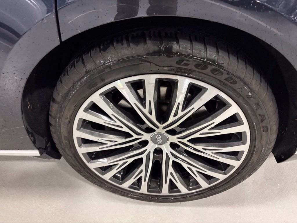 Used 2020 Audi A8 L 3.0T w/ Executive Package AWD/4WD image 11