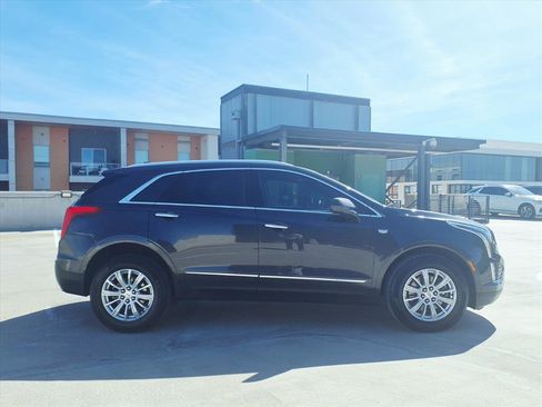 Used 2017 Cadillac XT5 FWD image 7