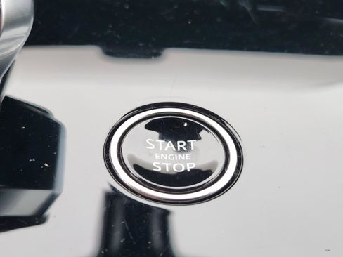 Used 2025 Land Rover Range Rover Sport SE image 20