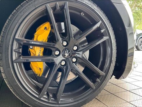 Used 2018 Maserati GranTurismo Sport RWD image 32
