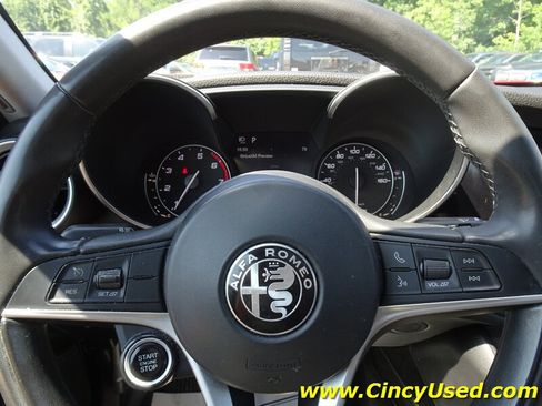 Used 2017 Alfa Romeo Giulia AWD image 20