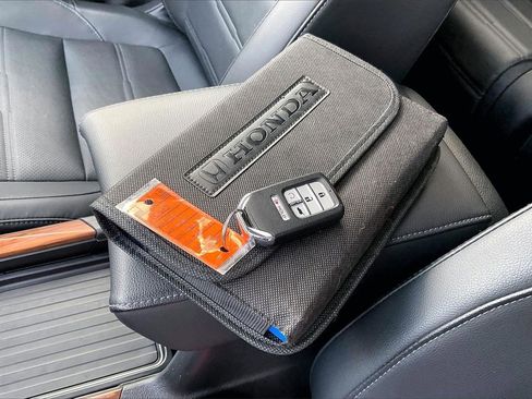 Used 2022 Honda CR-V Touring image 35