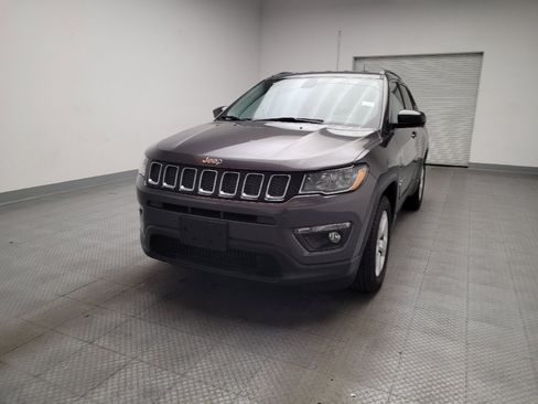 Used 2018 Jeep Compass Latitude w/ Popular Equipment Group FWD image 15