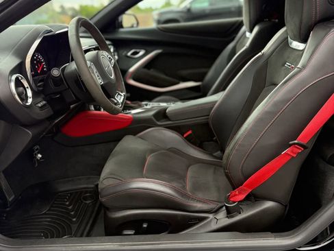 Used 2020 Chevrolet Camaro ZL1 RWD image 17