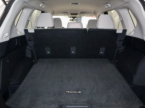 Certified 2022 Nissan Rogue SV image 14