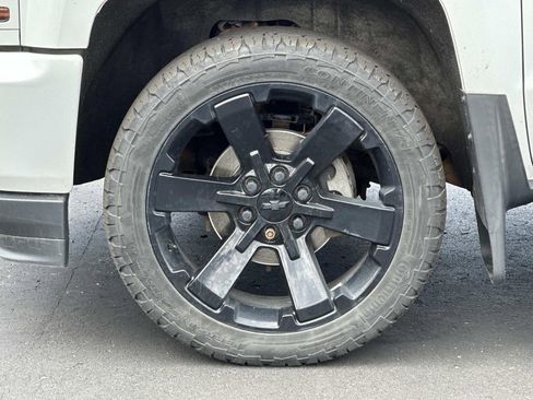 Used 2018 Chevrolet Silverado 1500 LT w/ Rally 2 Edition AWD/4WD image 9