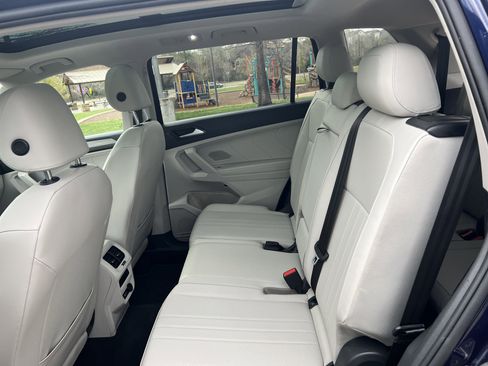 Certified 2023 Volkswagen Tiguan SE w/ Panoramic Sunroof Package image 30