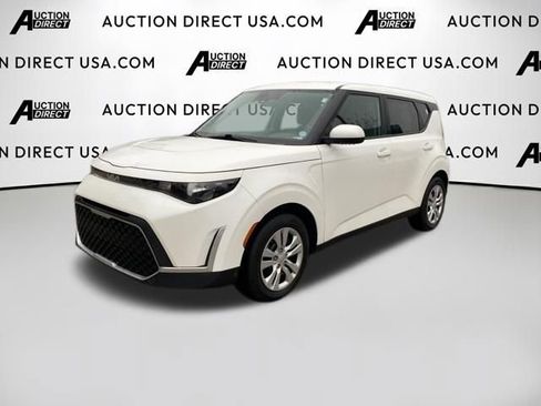 Used 2023 Kia Soul LX image 1