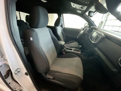 Certified 2023 Toyota Tacoma TRD Off-Road AWD/4WD image 24