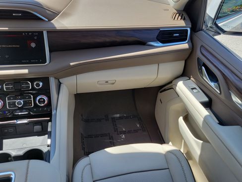 Used 2024 GMC Yukon Denali RWD image 19