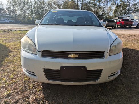 Used 2010 Chevrolet Impala LS image 2