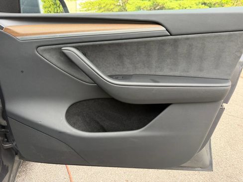 Used 2023 Tesla Model Y AWD image 25