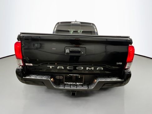 Used 2019 Toyota Tacoma TRD Sport AWD/4WD image 6