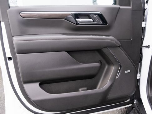 New 2026 Chevrolet Suburban Premier image 15