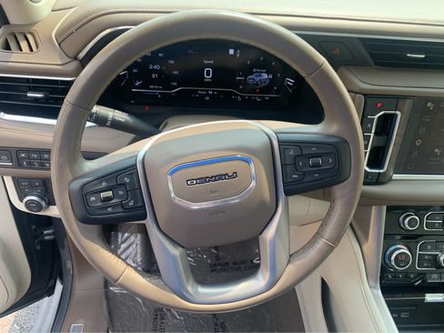 Used 2022 GMC Yukon XL Denali w/ Max Trailering Package AWD/4WD image 16