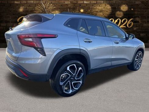 Used 2024 Chevrolet Trax RS image 7