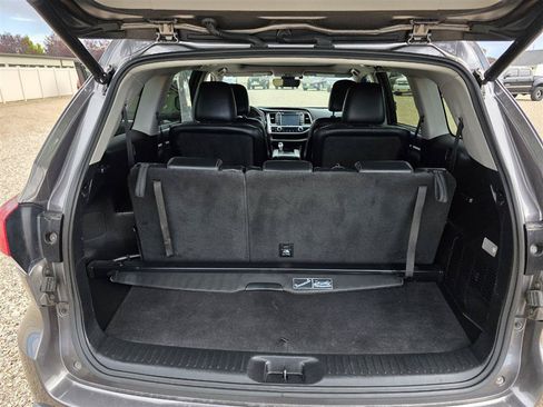 Used 2017 Toyota Highlander Limited AWD/4WD image 12